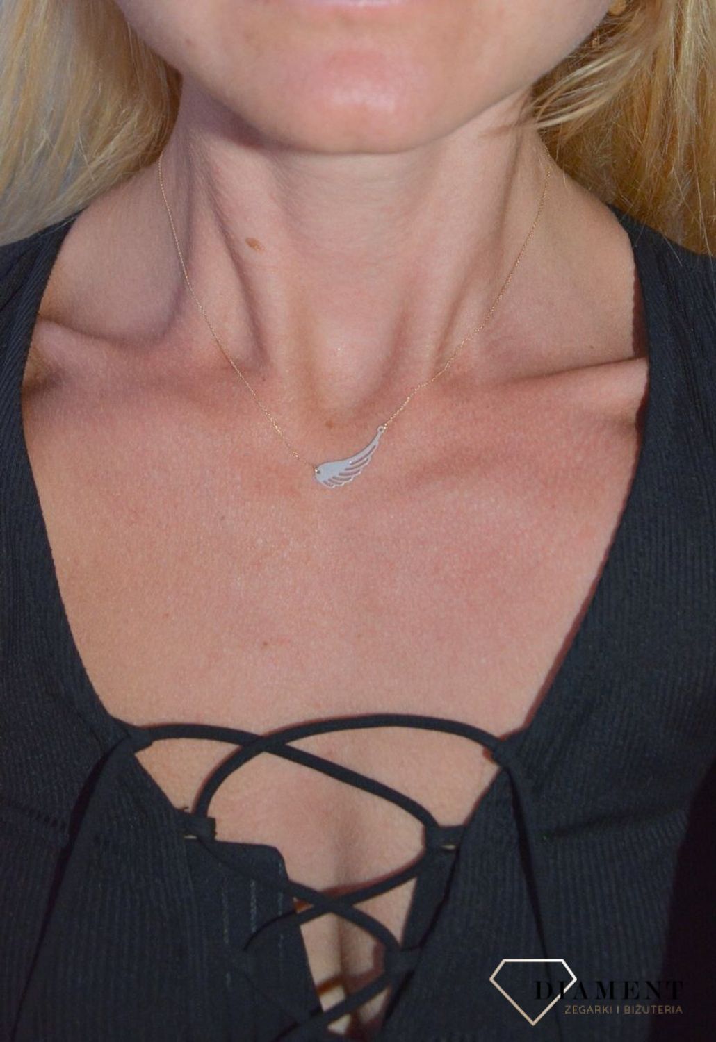 Naszyjnik złoty celebrytka 333 skrzydła anioła NA 1441C.jpg